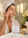 Crema viso nutriente agli AHA PURA nella routine serale