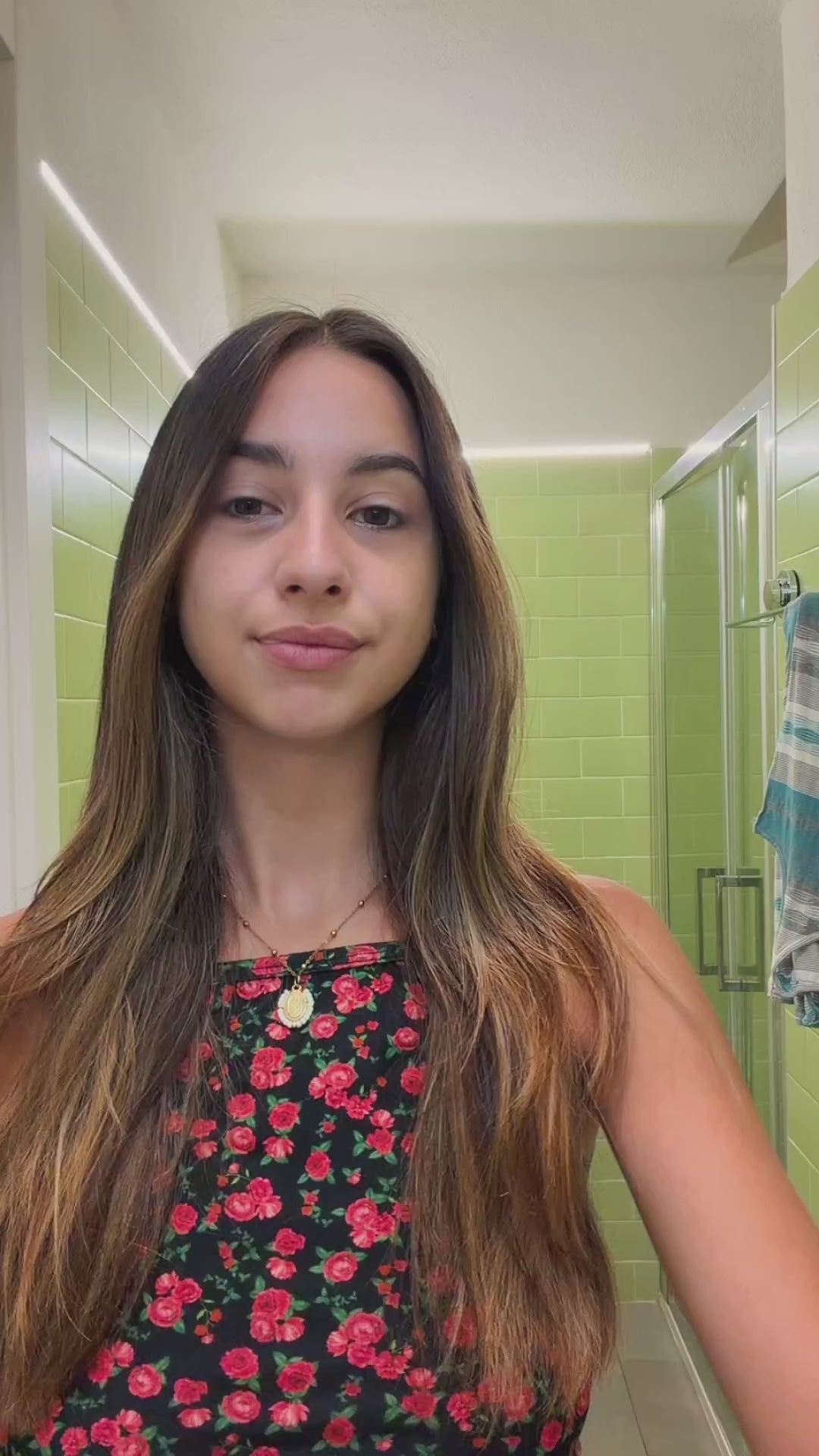 Translation missing: it.Gel Borse e Occhiaie con Centella e Vite Rossa PURA — video di una cliente